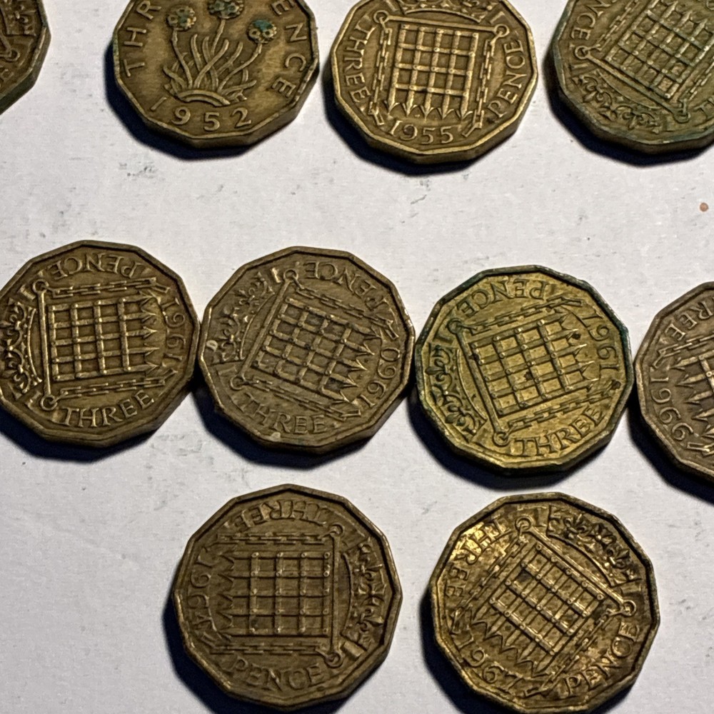 3d Pre Decimal Coins Bundle X 30. 1930’s Thru 60’s. Circulated.