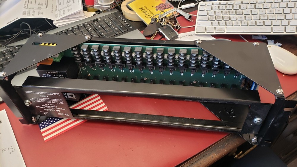 ANALOG DEVICES 3B01 16CH BACKPLANE MULTIPLEXER SYSTEM ( E1-2)