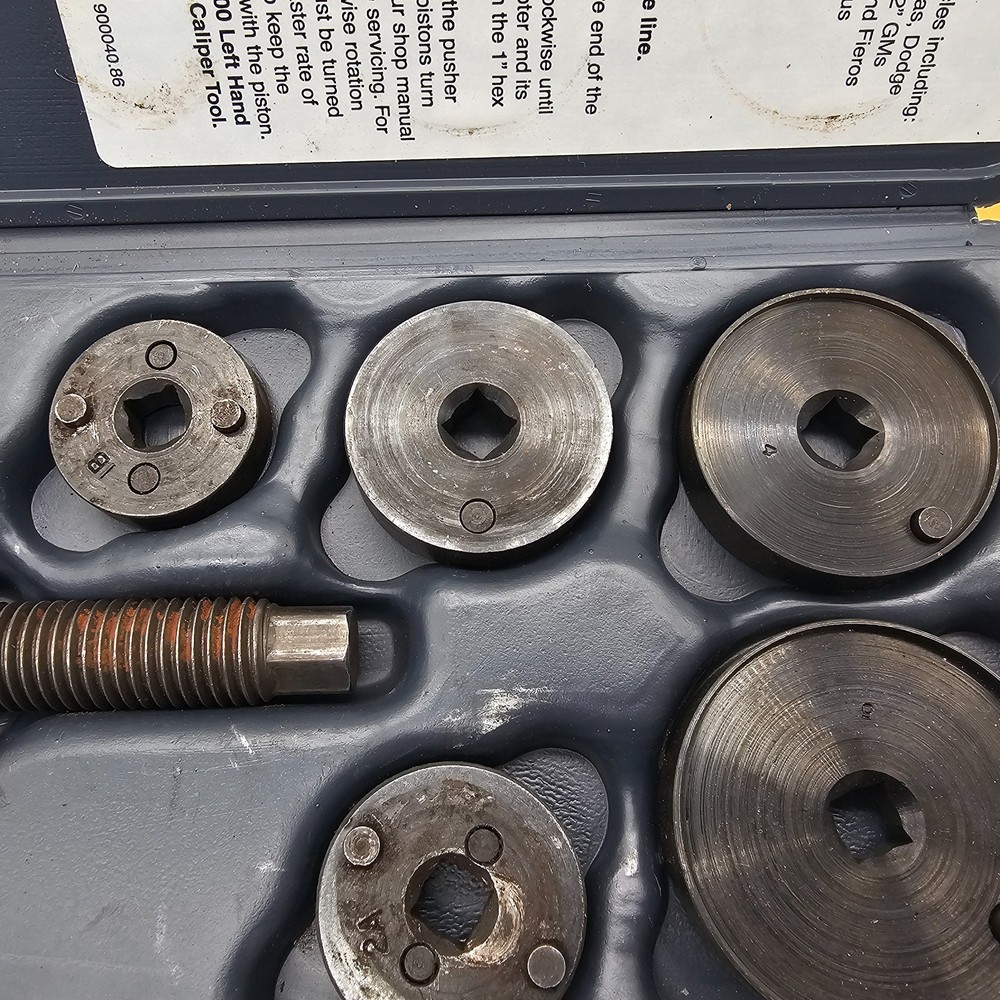 Matco Tools DB25 Rear Wheel Disc Brake Piston Tool Set Pre-owned
