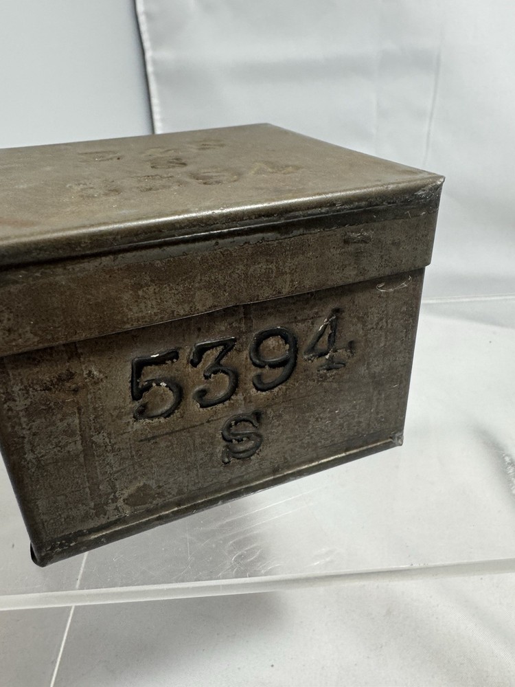 VINTAGE E&S SQUARE TEA TIN 5394