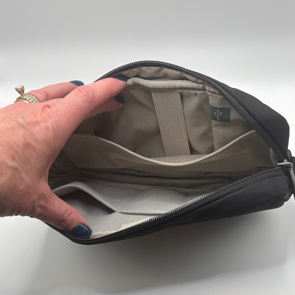 NWOT Samsonite NuRoad Backpack Pouch