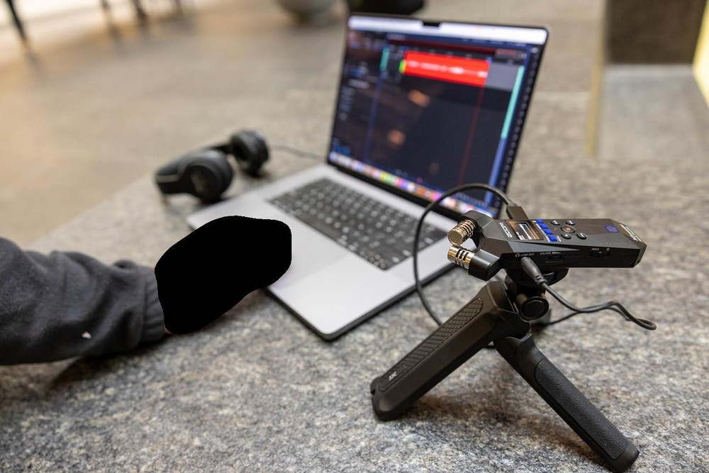 Zoom H1essential Stereo Recorder Bundle