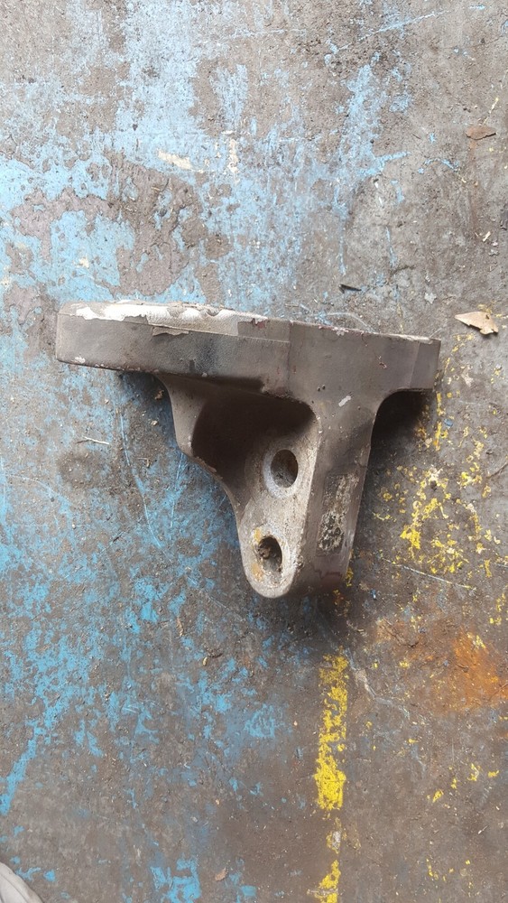 MACK VOLVO D13 ENGINE MOUNTS (Right Side) 20759054