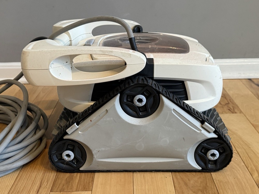 Polaris P825 Robotic Pool Cleaner w/ Control Panel