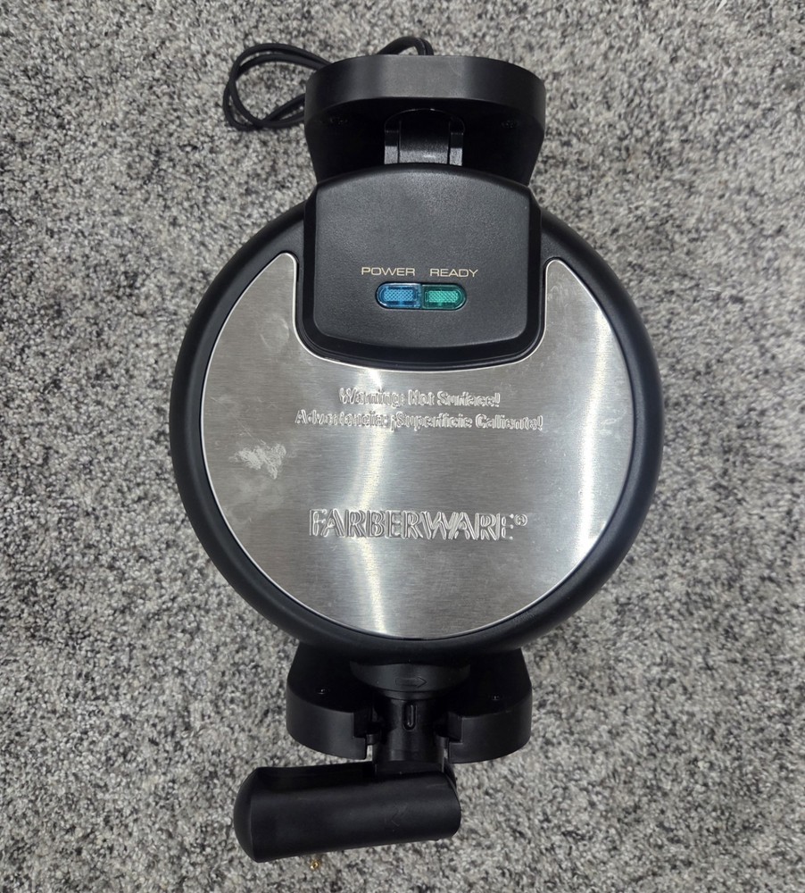 Farberware Single-Flip Non-stick Belgian Waffle Maker, Foldable Handle