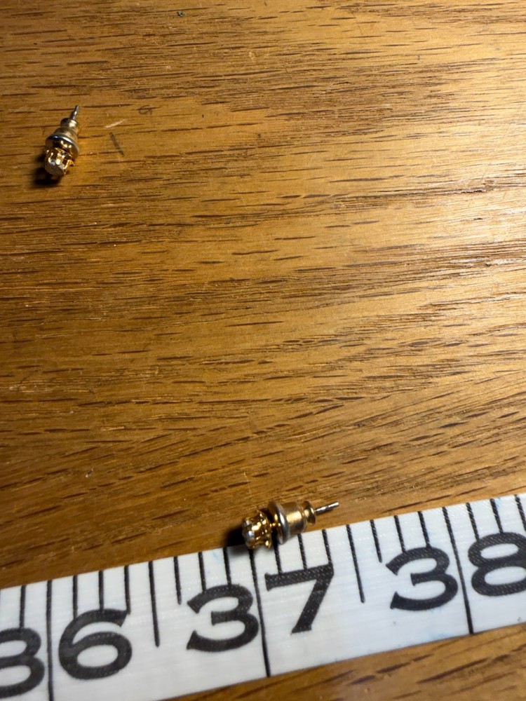 Simulated Diamonds Earrings Round Studs J178