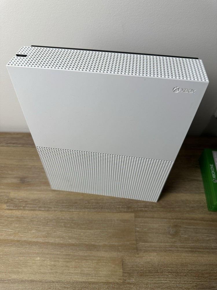 Xbox One S 1TB Console White Bundle 2 Controllers + 4 Games Tested Working