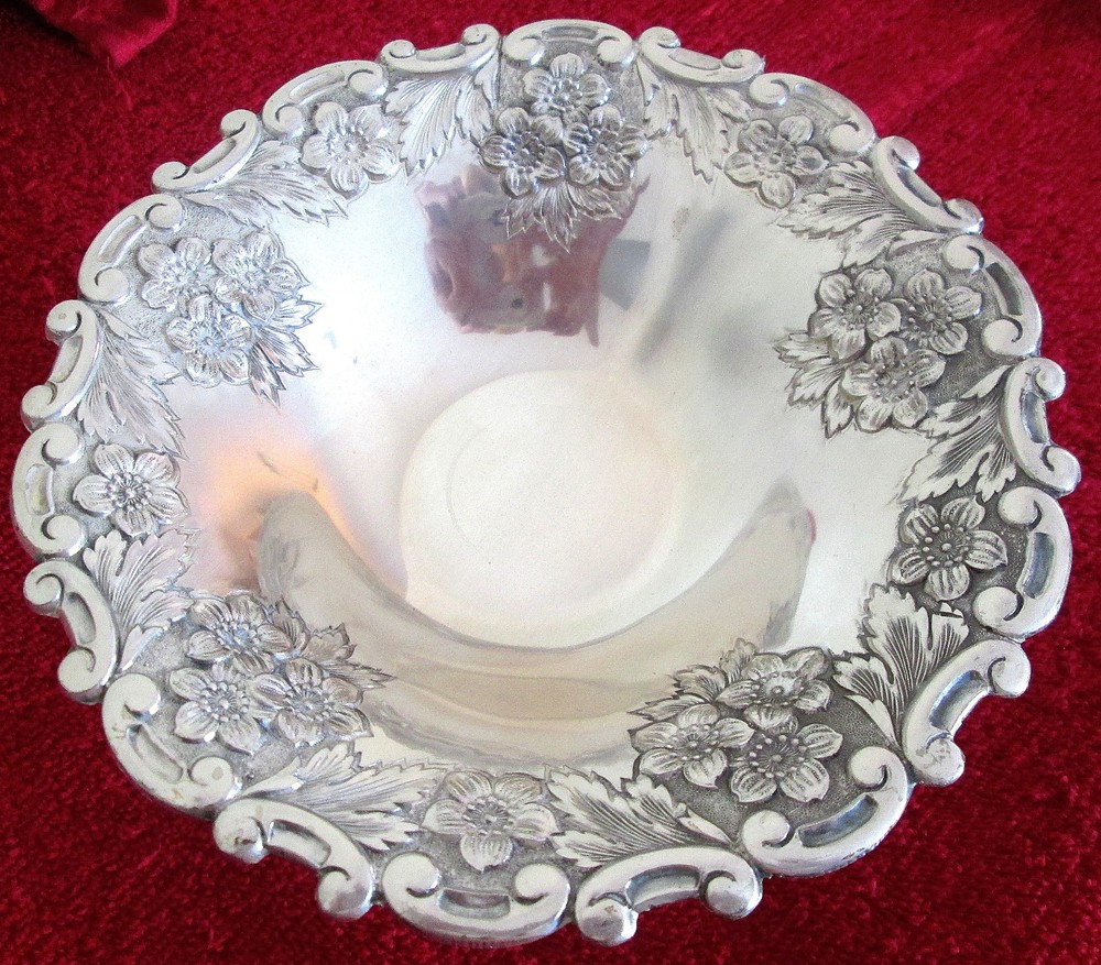 VINTAGE SILVER PLATED PEDESTAL CANDY NUT DISH WITH FLORAL PATTERN