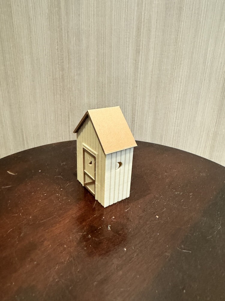 O Scale - Out House