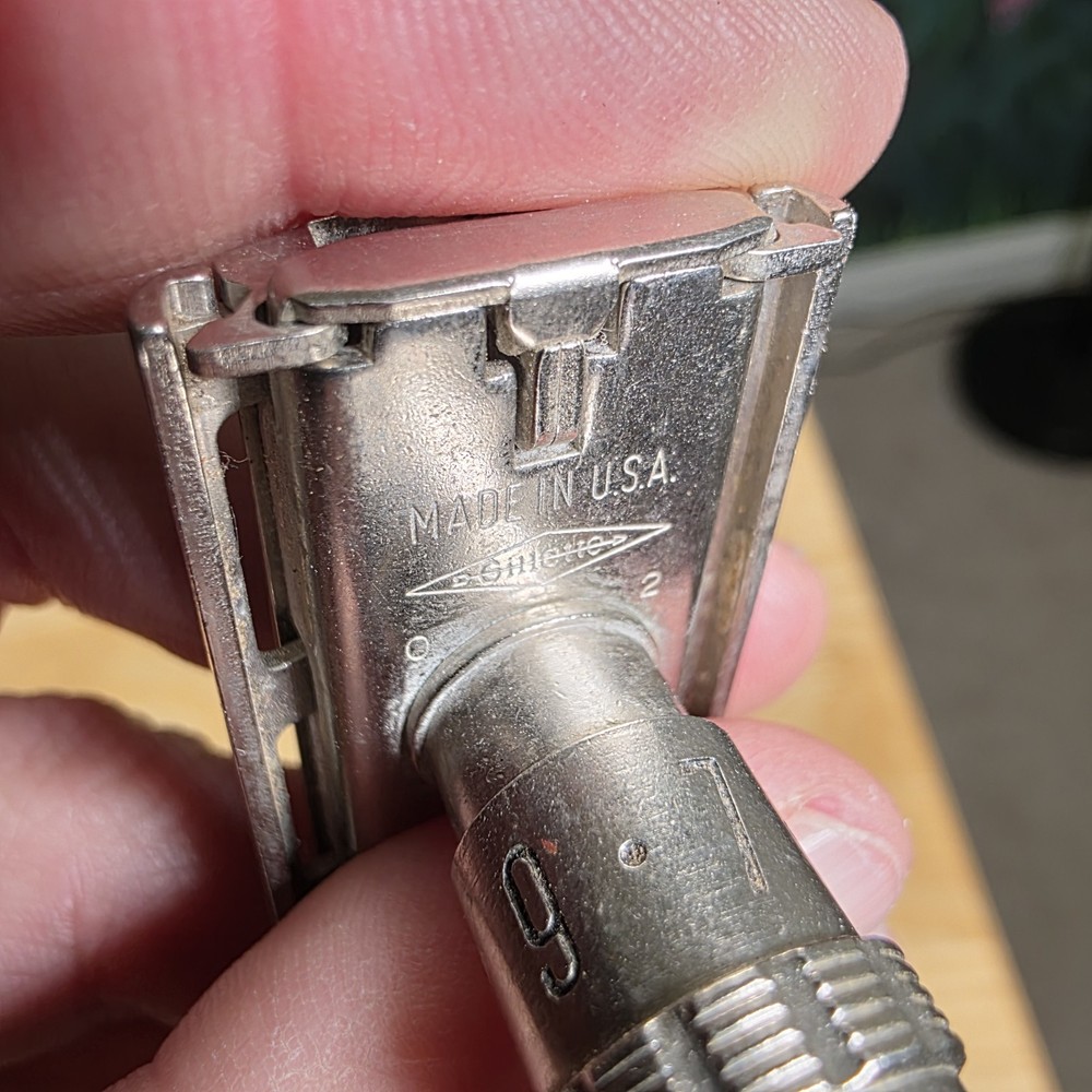 Vintage Gillette Adjustable Black Handle Safety Razor, Code O-2