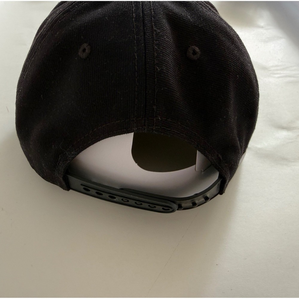 Nike Kids Snapback Hat Black White Logo Size 4-7 Adjustable Cap Polyester