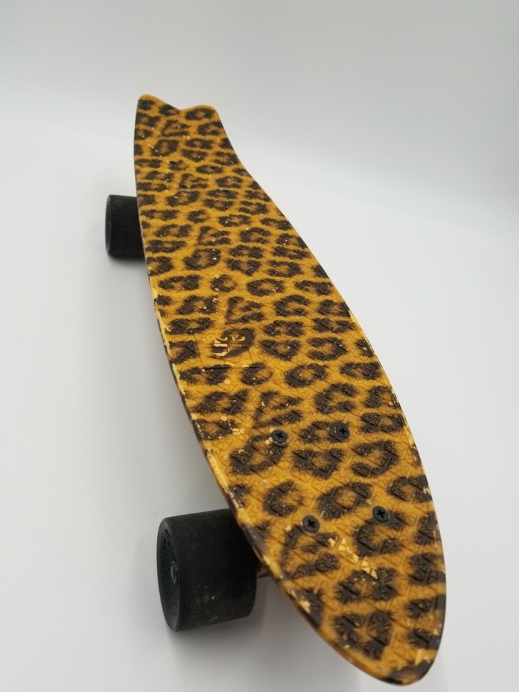 Globe Bantam Graphic ST Leopard Complete Skateboard 23in x 6in