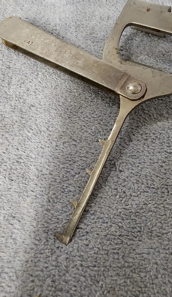 🍷Vintage E-Z Cork Puller Patent Pending with Cap Lifter Wine Cork Puller Nice