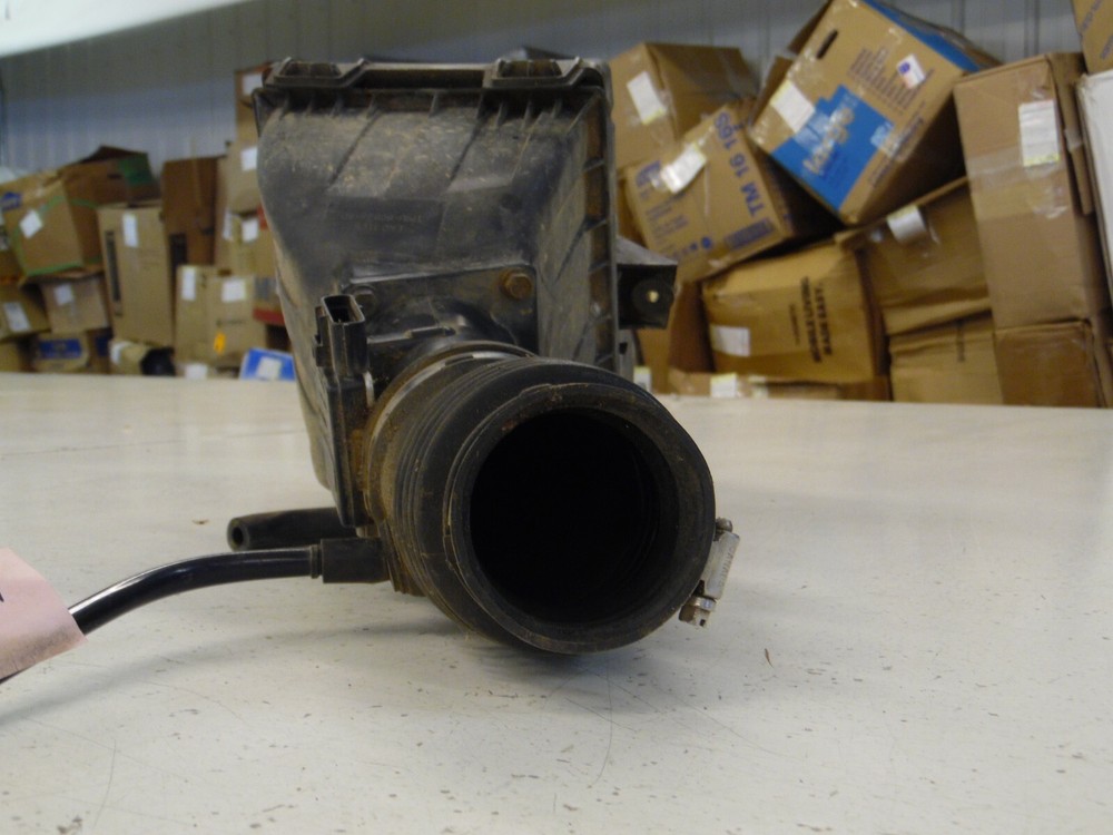 USED AIR CLEANER/FILTER BOX ASSEMBLY