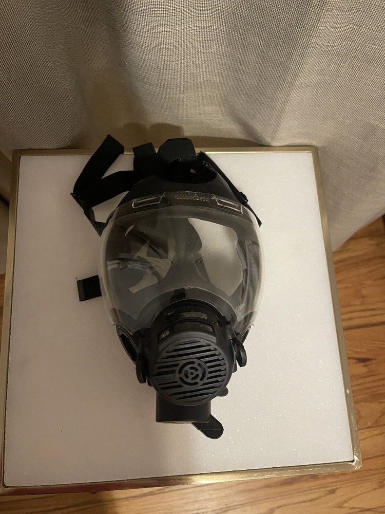 MSA Millenium Gas Mask Size US SMALL W/External Face Shield 10000002350 W/BAG.