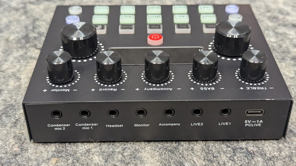 Multi-function V8S Sound Card W/Rich Sound Effect Live Broadcast Audio Equipment