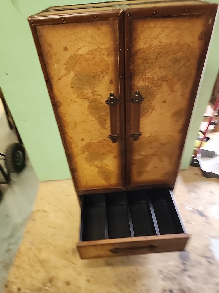 Italian Style Streamer Trunk