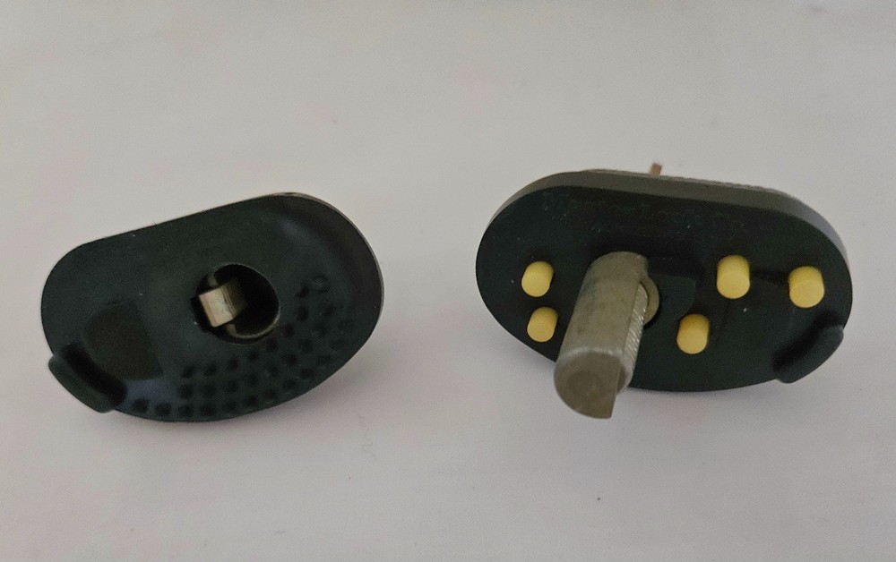 Master Lock 90 Gun Trigger Lock with 2 keys