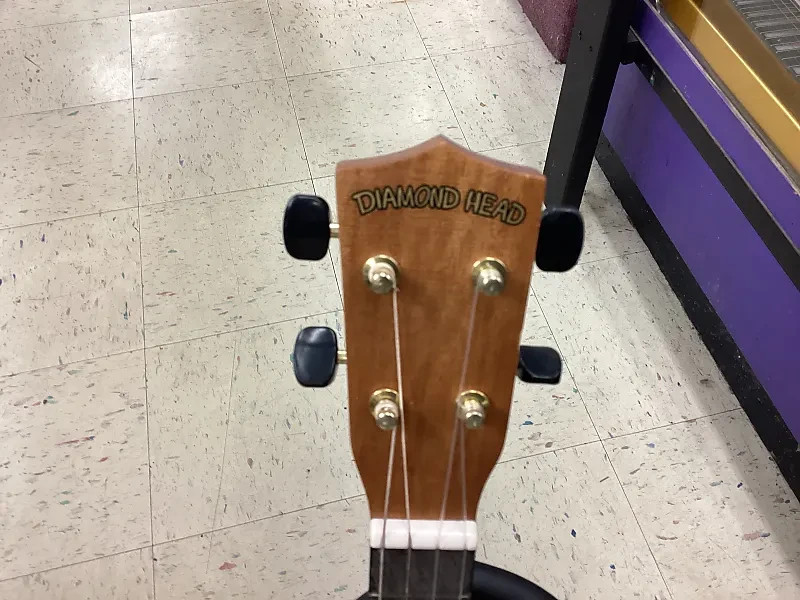 Diamond head Ukulele DU-200 Baritone