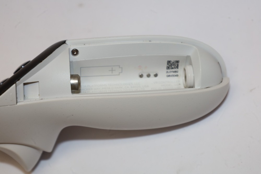 Meta Oculus Quest 3/3S VR OEM Left Controller ONLY V6P