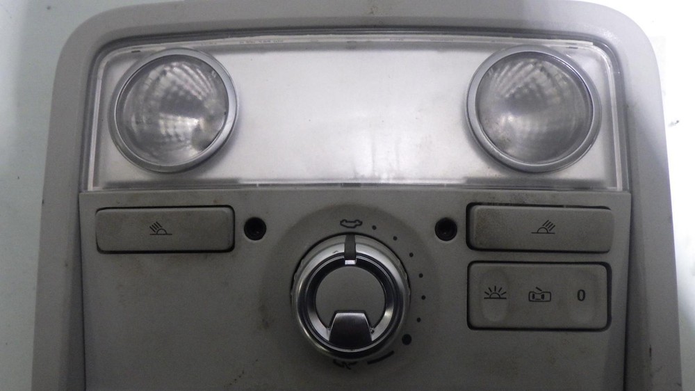 19 VOLKSWAGEN PASSAT Front Console roof