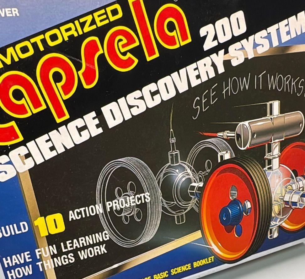 Capsela 200 Motorized Science Discovery System 1990 Starter Set Boxed