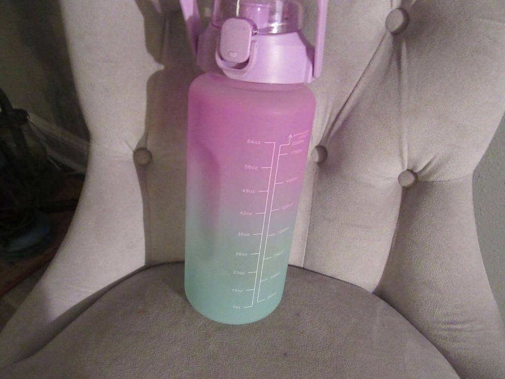 Super Clean Hydration Bottle 2000 ml Nice Shape! Water Bottle