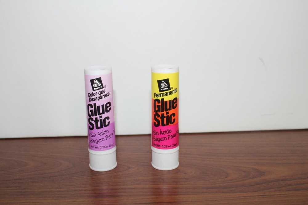 all-purpose glue sticks  avery  lot of 2