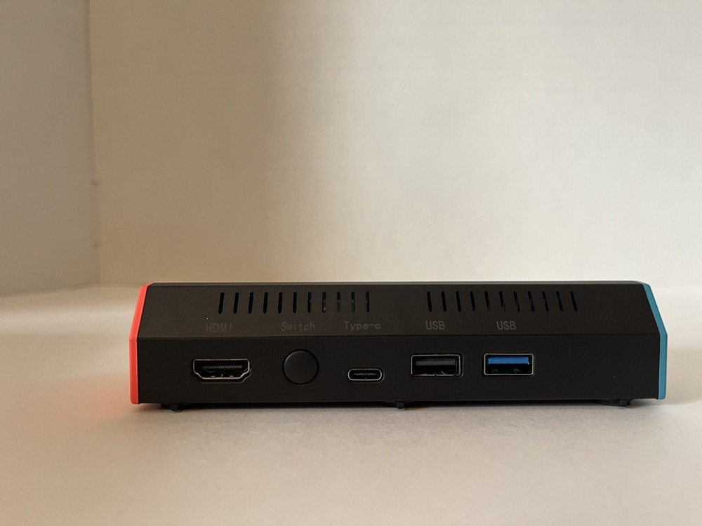 Nintendo Switch Lot of 4 items Switch Dock, Controller Case & Accessories