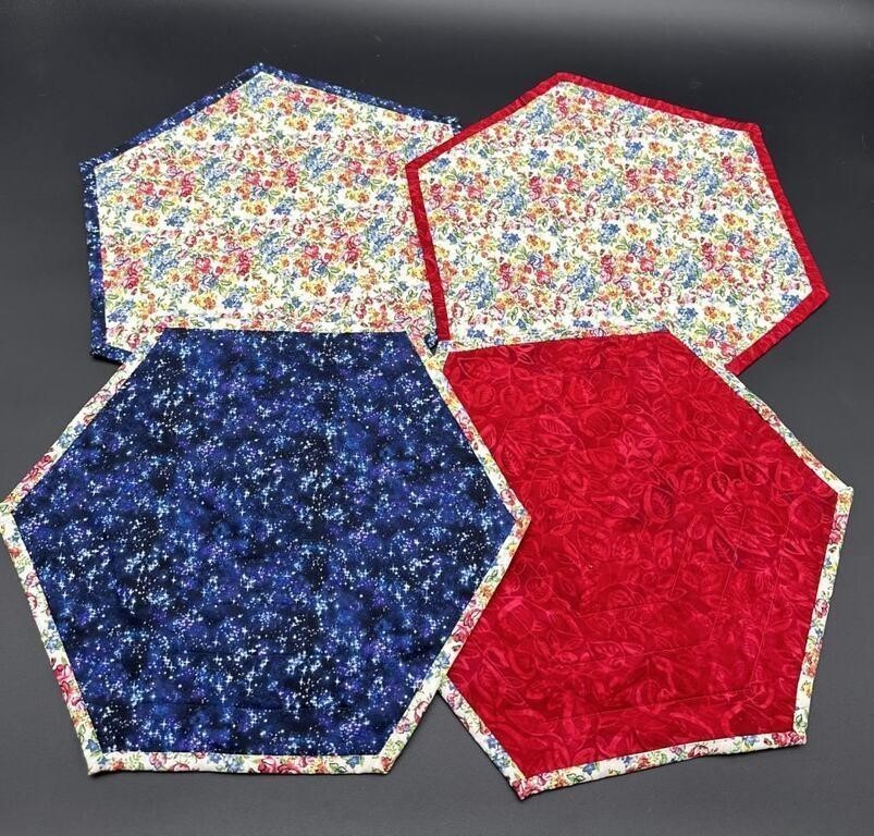 4- Place Mats & 2- Pot Holders