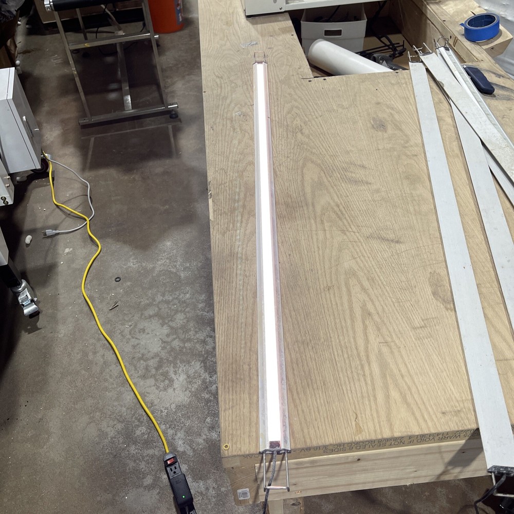 Zetlight Marine Space LED Strip Light - 4’ - White & Red