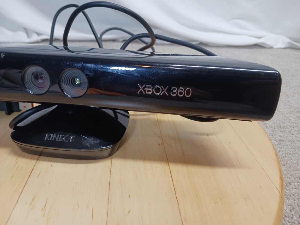 Microsoft 1414 Xbox 360 Kinect Sensor Bar Camera Only Black Used