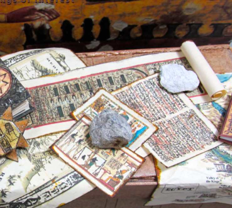 ANCIENT EGYPTIAN ARTIFACTS 1:12 Scale Miniature Readable Papyrus Scroll 4 Pc