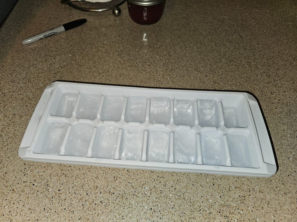 Ice Tray Easy Release White Ice Cube Trays 16 Cube Pack Of 2 Rectangular New