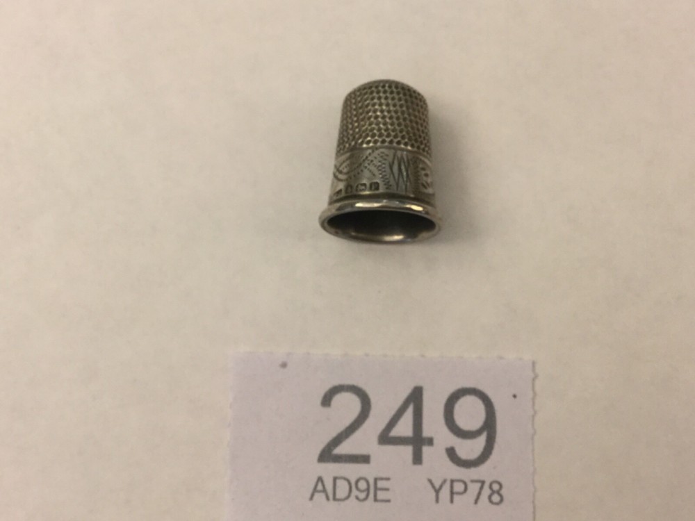 Sterling silver thimble Birmingham 1939 engraved