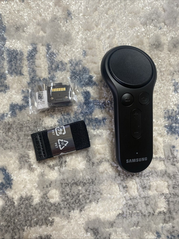 Samsung Gear VR SM-R324 With Controller