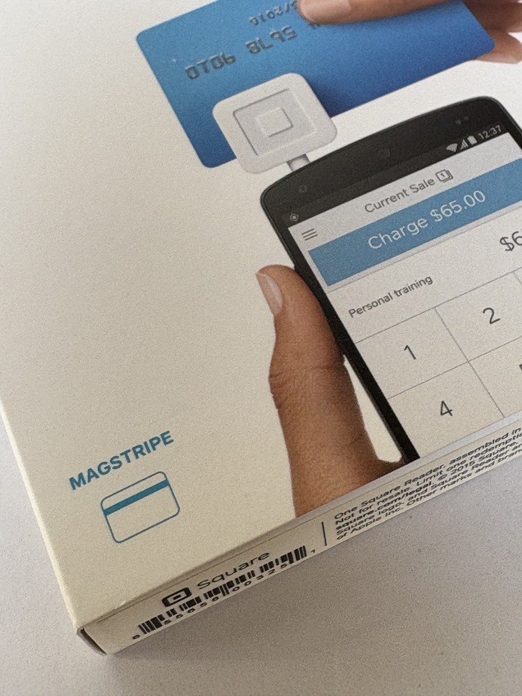 NEW Square Credit Card Reader for iPhone, iPad and Android