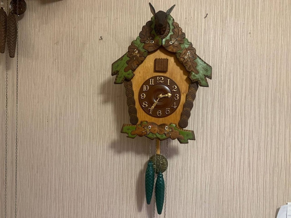 Soviet Vintage Mechanical Cuckoo clock, USSR clock, "Hunting Clock Deer"