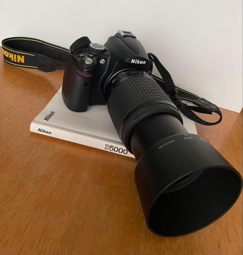 Nikon D5000 digital SLR camera double lens set