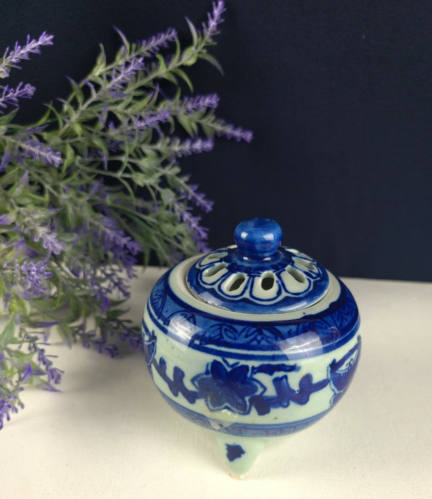 Ceramic Candle Holder - Blue Floral Scroll