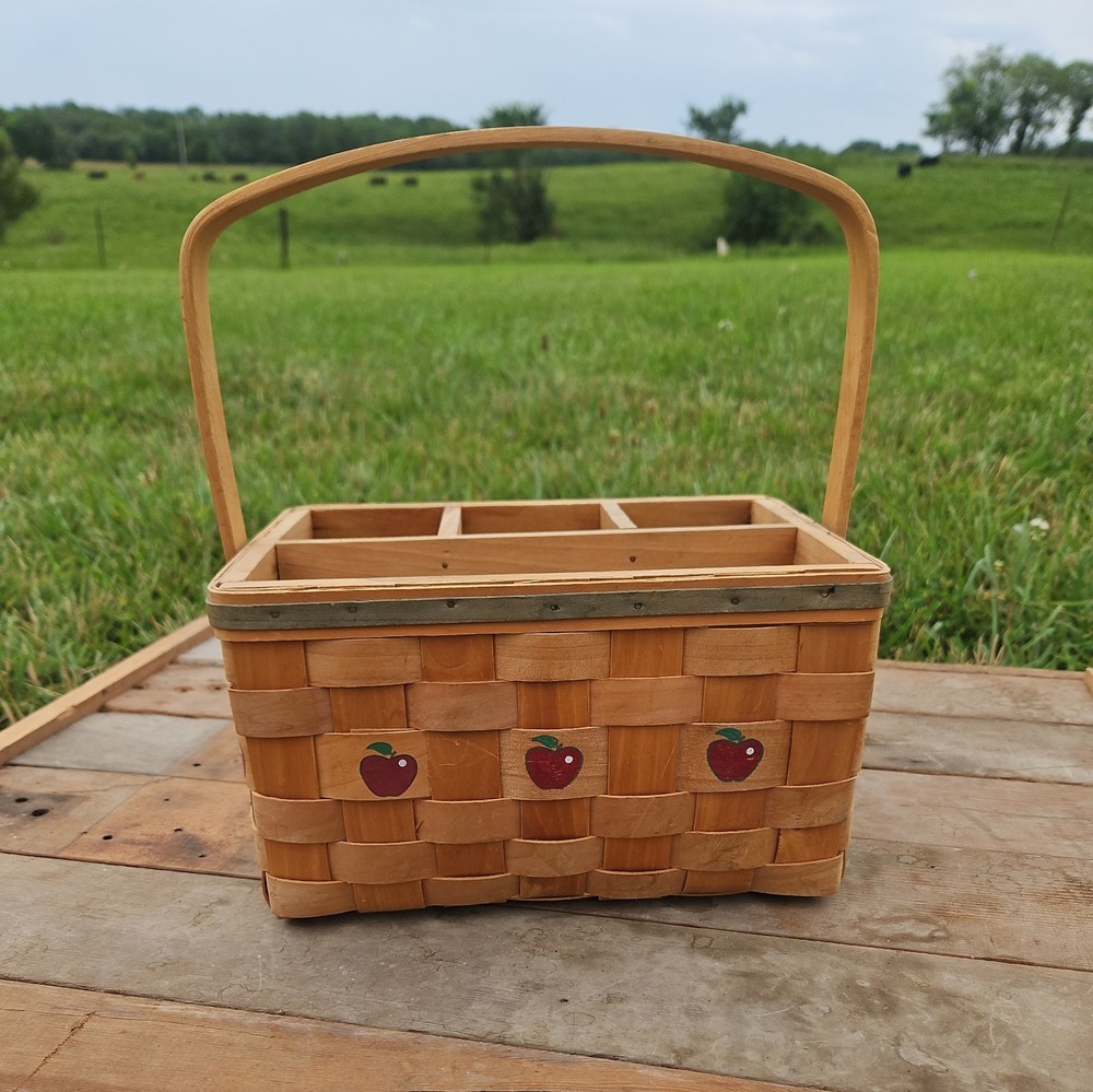 Wicker basket utensil caddy with handle apple decor
