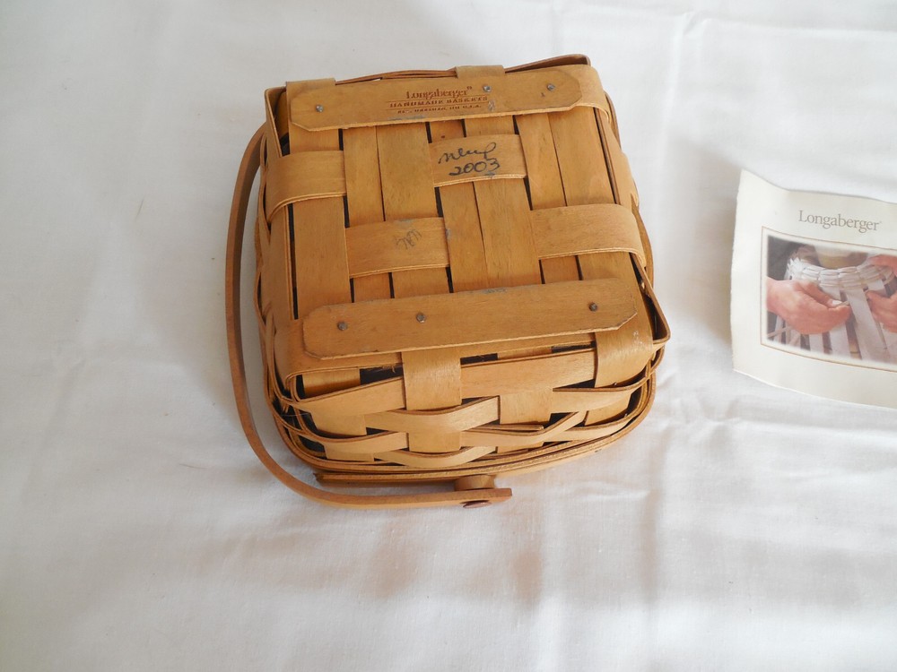 Nice Longaberger basket w/protector 2003 signed