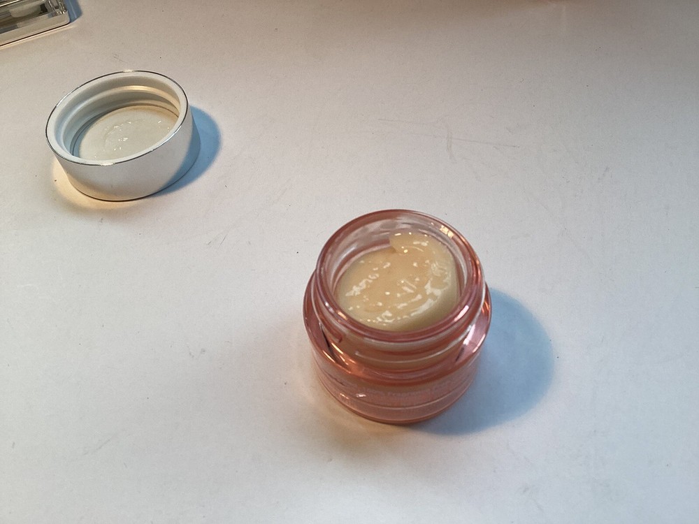 Clinique 5 Pcs Makeup & Moisturizer And Bag