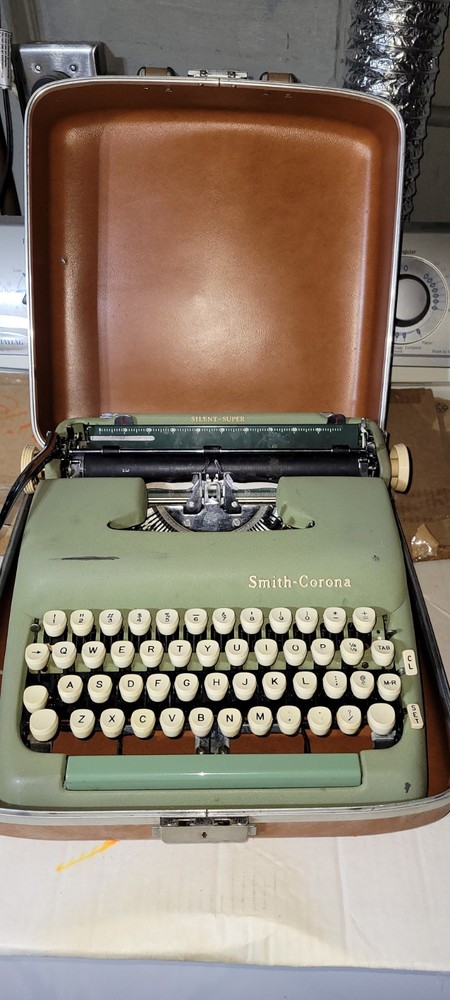 Smith Corona Typewriter Mint Green and Case Tested and Working