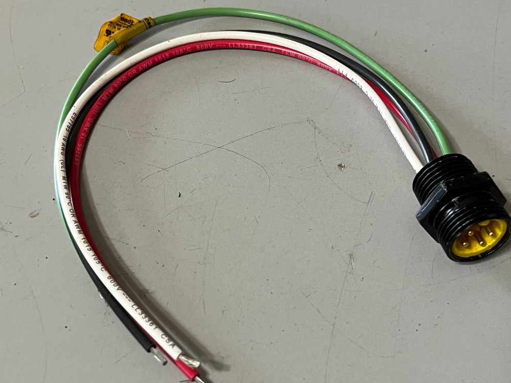 Brad Harrison, External Thread Receptacle, 1R4006A20A120