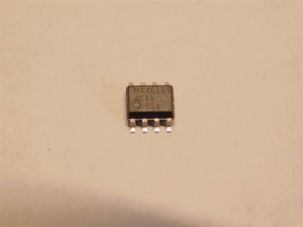 Maxim MAX6241ACSA Low Noise +4.096V Voltage Reference IC SO-8 Package