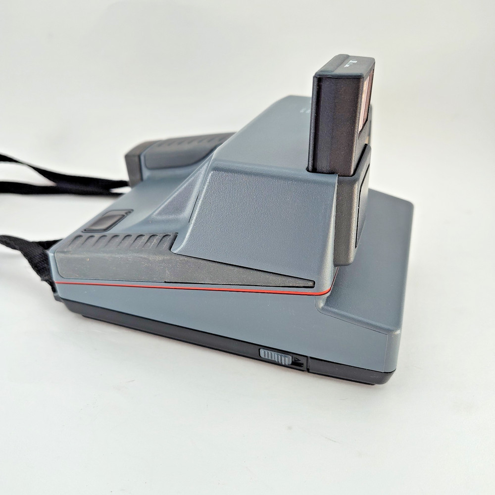 Vintage Polaroid 600 Impulse Instant Camera With Strap UNTESTED