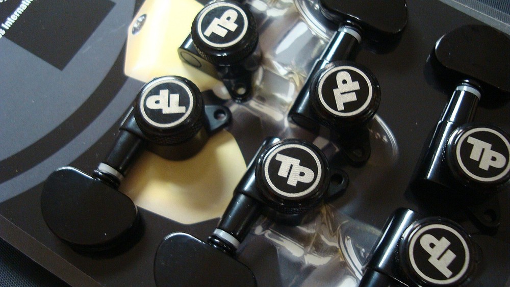 GKL33K-B TonePros Locking Tuning Machines 3 x 3, Black