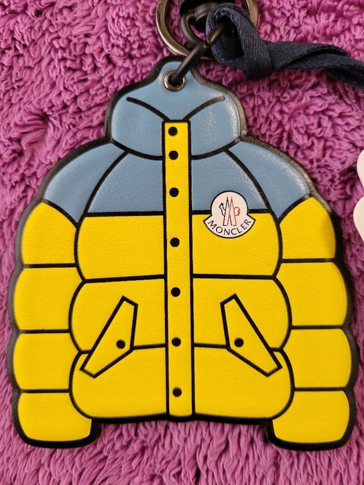 ️MONCLER Down jacket type keychain