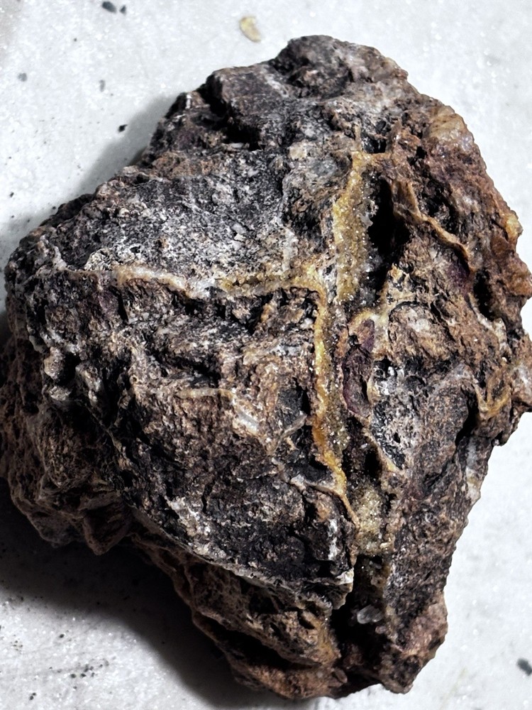 quartz low grade gold ore 706g